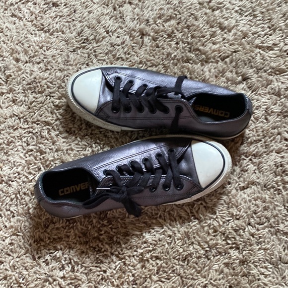 super cute grey/silver converse - Picture 1 of 3